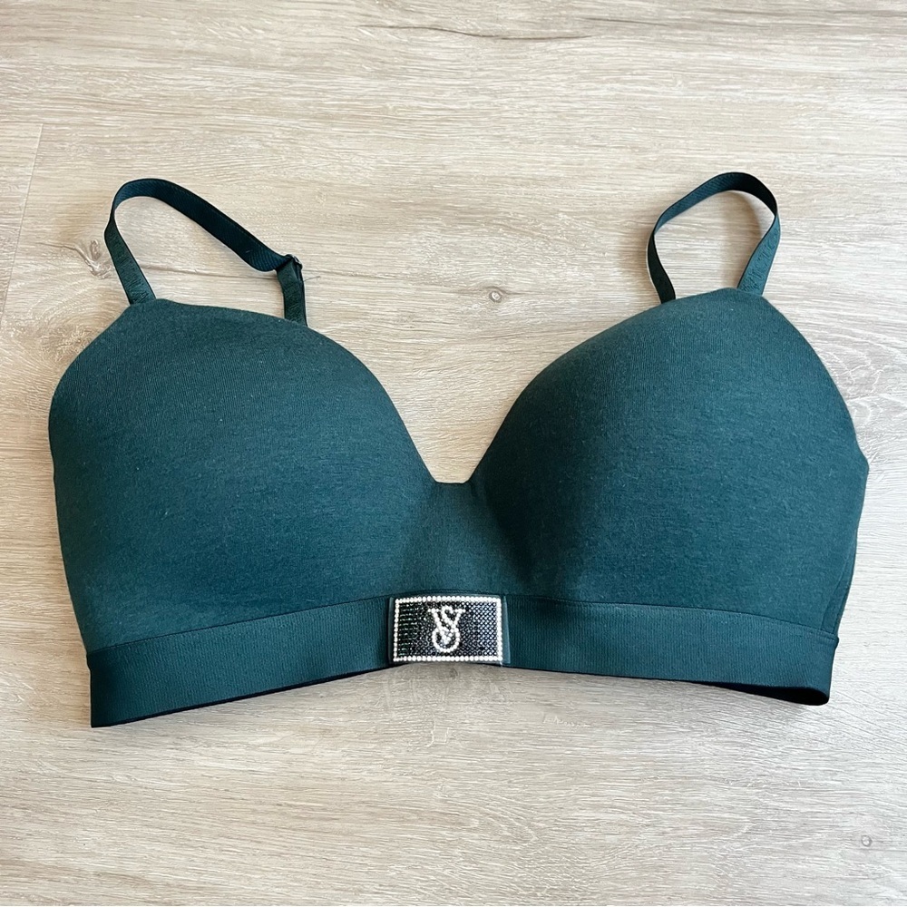 VICTORIA'S SECRET T-Shirt Light Lined Wireless Green Bra 34DD Bling
